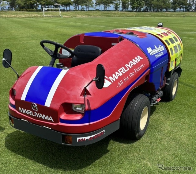 2026/27シーズンデザインの散水車