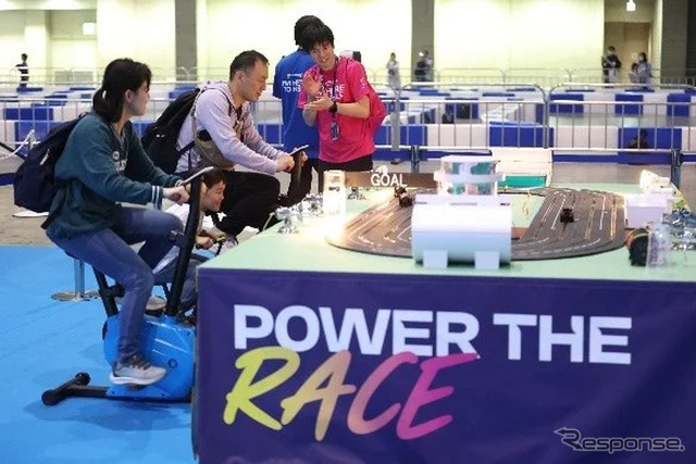 ペダル発電を使ったレース体験