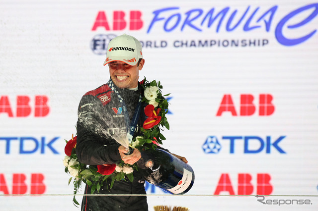マヒンドラレーシングのニック・デ・フリース選手（第15戦 フォーミュラE東京大会）