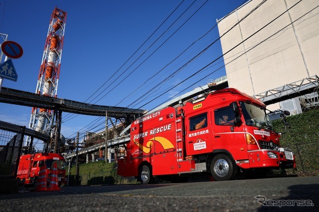 日本製紙工場の煙突崩落現場（熊本県八代市、7月29日）