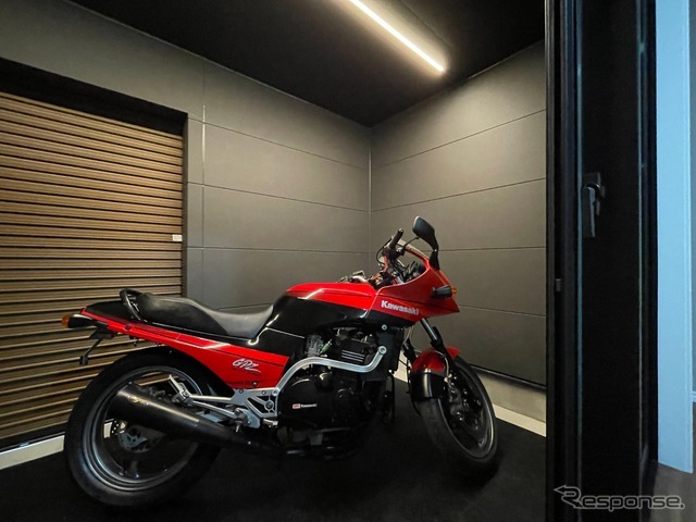 「NAPS HOME」バイクガレージ付き住宅（上大岡Ⅱ B号棟）×「GPZ900R」