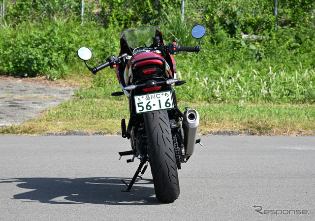 トライアンフ Thruxton 400（スラクストン400）
