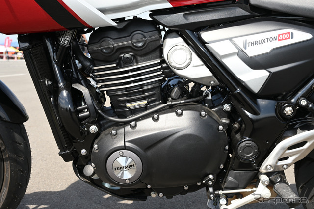 トライアンフ Thruxton 400（スラクストン400）