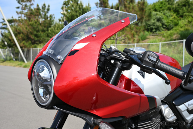 トライアンフ Thruxton 400（スラクストン400）