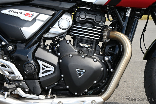 トライアンフ Thruxton 400（スラクストン400）