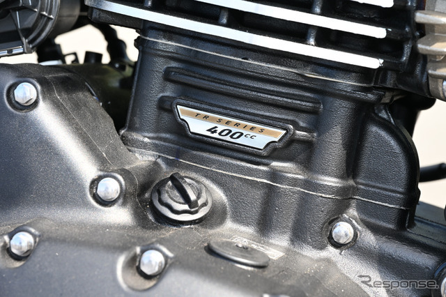 トライアンフ Thruxton 400（スラクストン400）