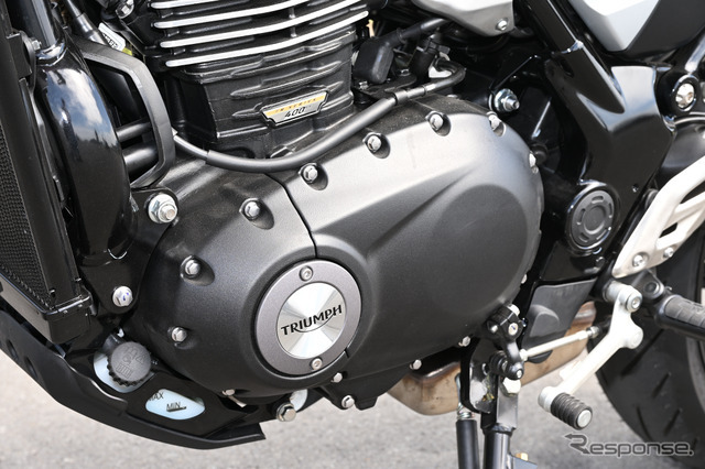 トライアンフ Thruxton 400（スラクストン400）