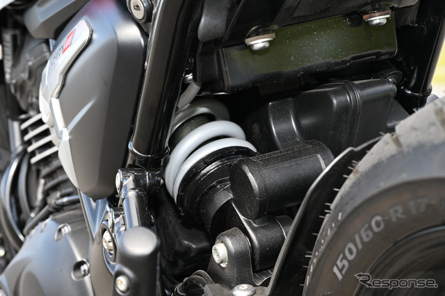 トライアンフ Thruxton 400（スラクストン400）