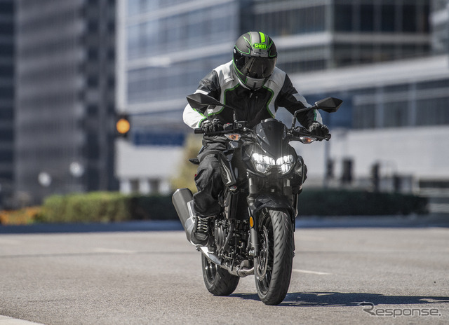 カワサキ Z400 2027年モデル