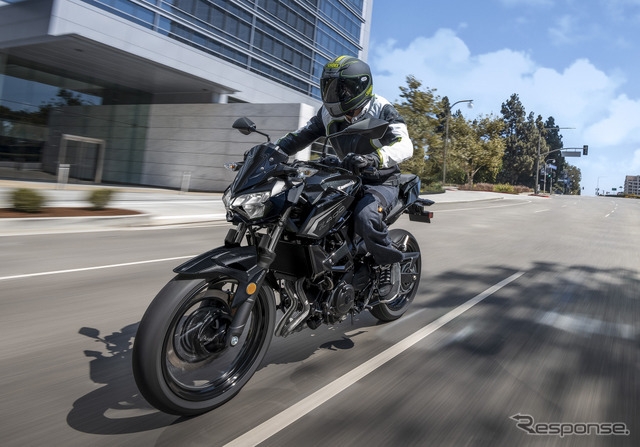 カワサキ Z400 2027年モデル