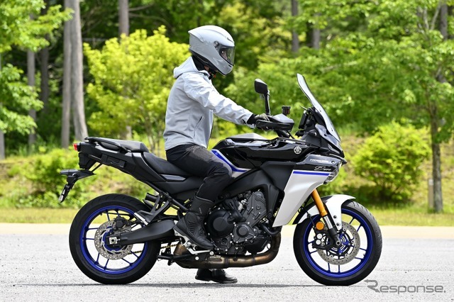 ヤマハ トレーサー9 GT+ Y-AMTのライディングポジション