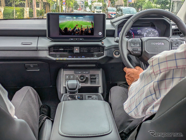 新型『ハイラックス』に適合したデータシステムのTV-KIT