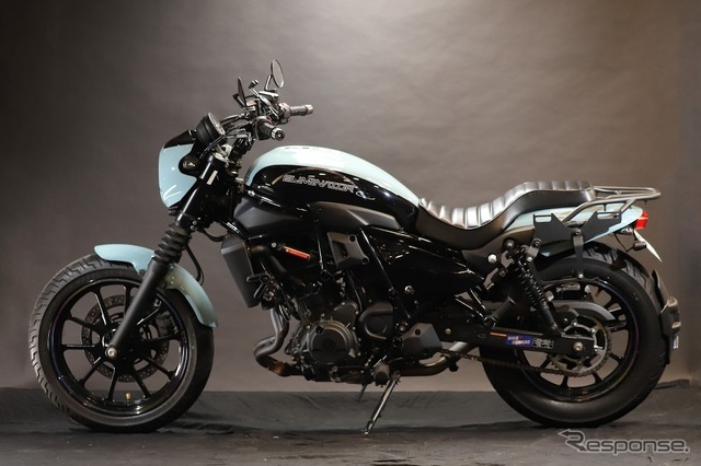 エリミネーターが持つ流れるようなラインフォルムに沿ったデザインの「GOODSEAT “COBRA” for ELIMINATOR/SE」