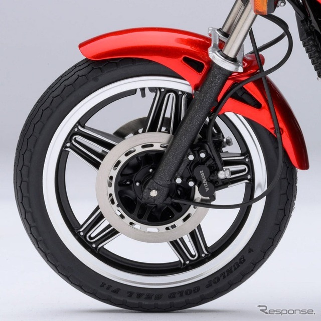 AUTOart 1/12スケール ホンダ CB750F「バリバリ伝説」（「巨摩 郡」ヘルメット付属）
