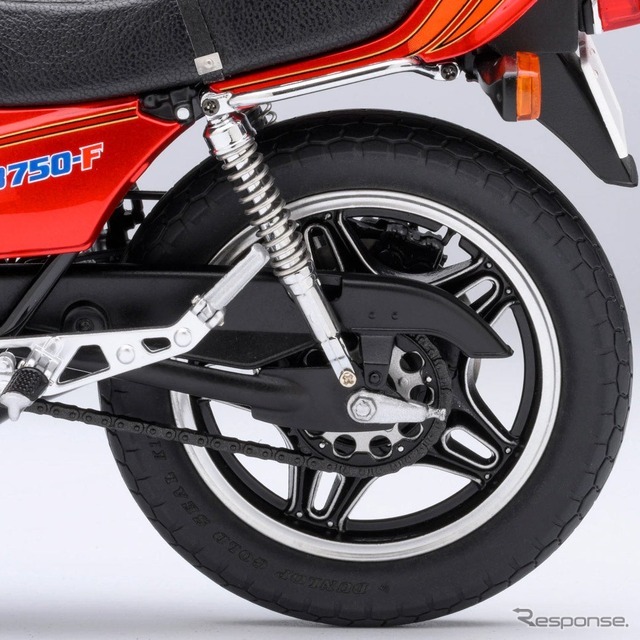 AUTOart 1/12スケール ホンダ CB750F「バリバリ伝説」（「巨摩 郡」ヘルメット付属）