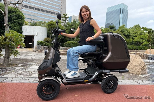 特定小型4輪「ELEGRAN」の新グレード「プレミアム」