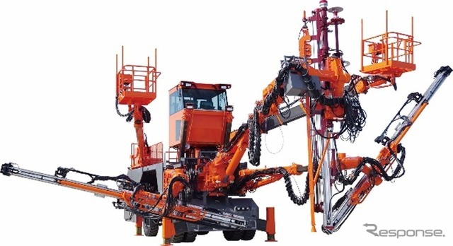 「トミカ No.136 古河ロックドリル ボルティンガー（B32RL）」