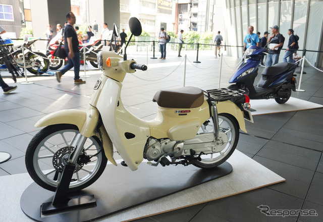 新基準原付のホンダ スーパーカブ110ライトとヤマハ ジョグワン