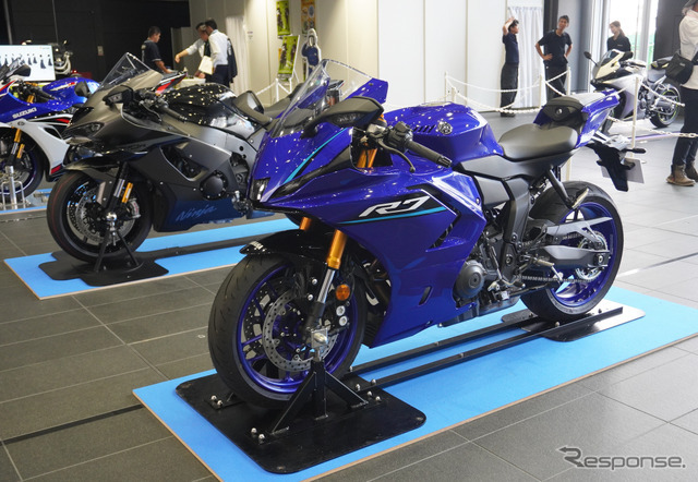 ヤマハ YZF-R7