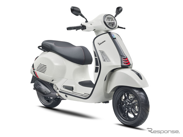 ベスパ・GTS 300 SuperSport（イノチェンテホワイト）