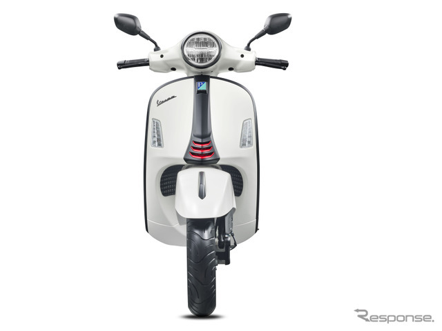 ベスパ・GTS 300 SuperSport（イノチェンテホワイト）