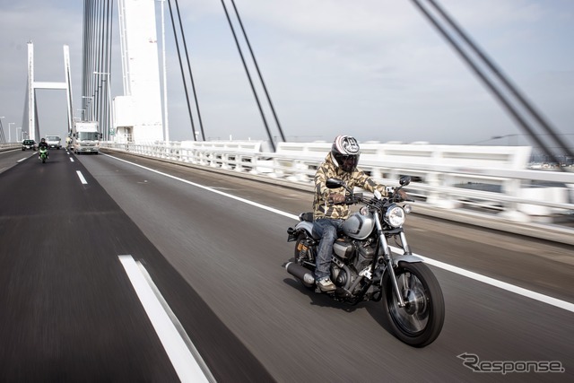 バイクでのツーリング（写真はイメージ）
