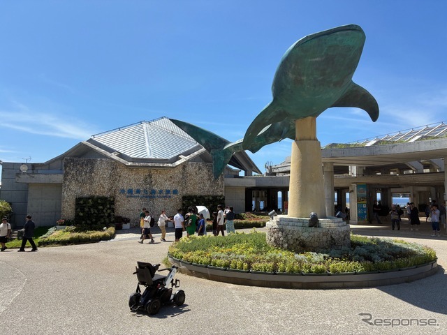 免許不要の近距離モビリティ「WHILL」を沖縄美ら海水族館に導入