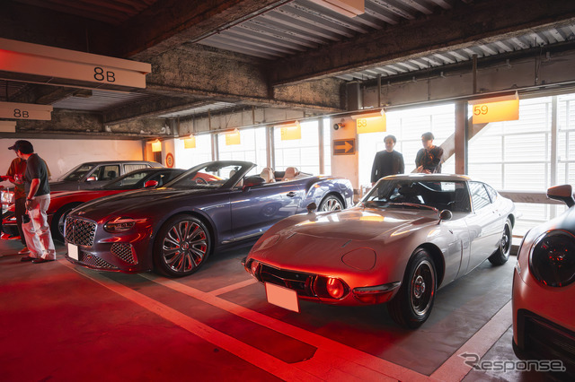 『cars & coffee』
