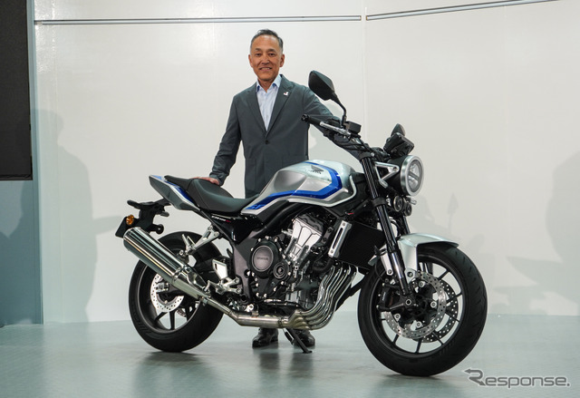 大阪モーターサイクルショー2026で初公開されたホンダ『CB400』