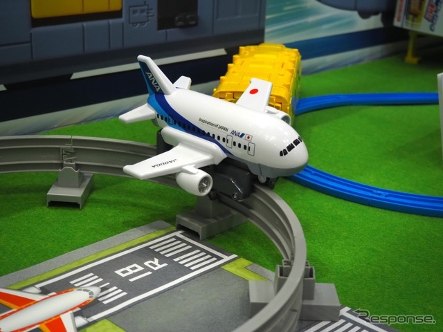 タカラトミー、プラレールエアー空をぐるっと！（TOKYOおもちゃショー2026）