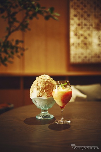 「秀月堂監修 かき氷 栗みるく」と「MORIZO SPECIAL りんご」