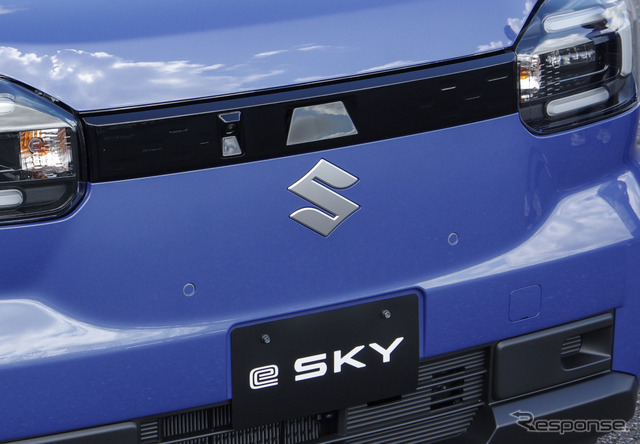スズキ e SKY（eスカイ）から採用されるフラットデザインの「Sマーク」