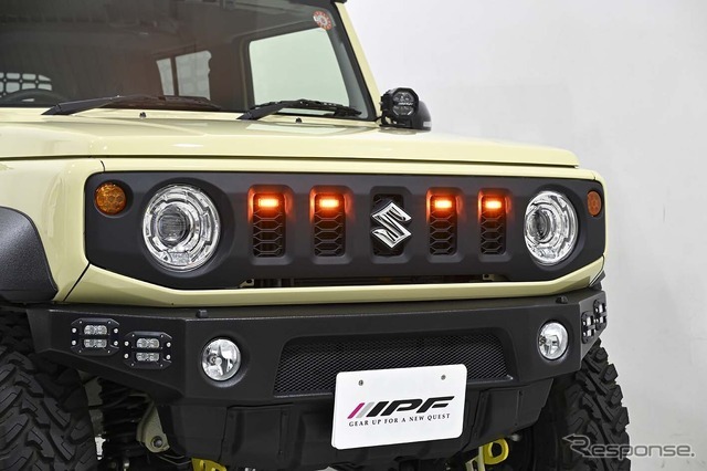 IPF「グリルマーカー for ジムニー」純正グリル装着例（アンバー）