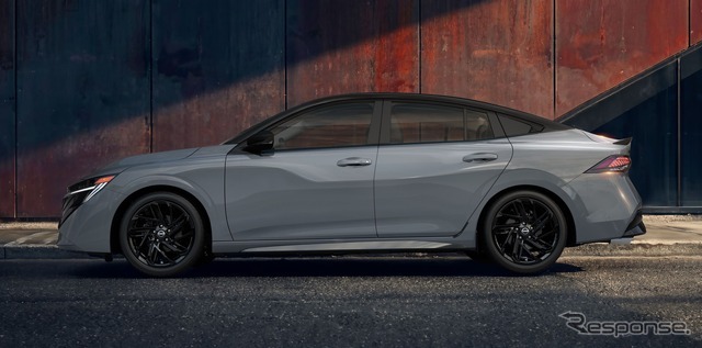 日産セントラの「ミッドナイト・エディション」