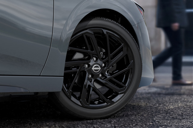 日産セントラの「ミッドナイト・エディション」