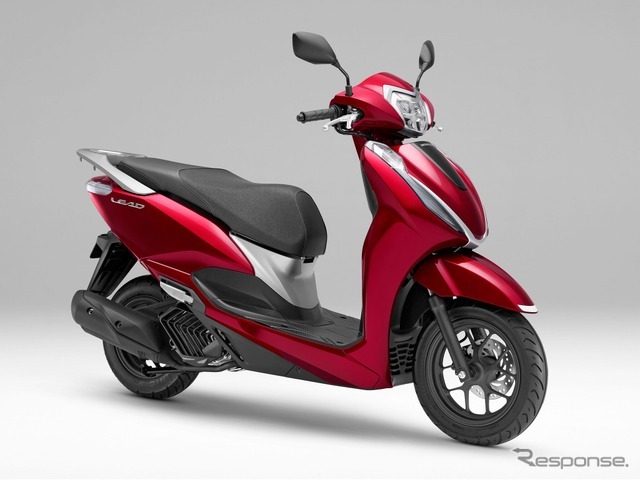 ホンダ・リード125（キャンディーラスターレッド）