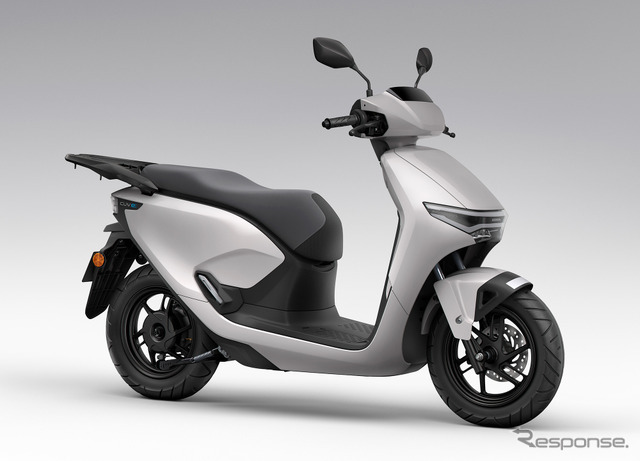 ホンダ CUV e:（パールジュビリーホワイト）