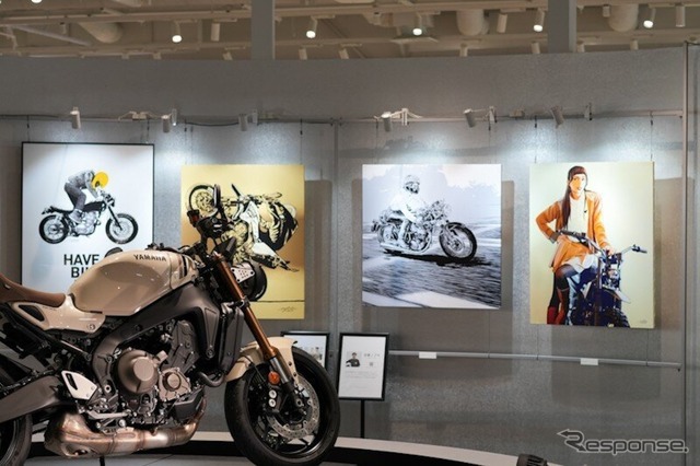 「イラストレーターが描く YAMAHAバイクのあるスタイル展」がYamaha E-Ride Baseで開催