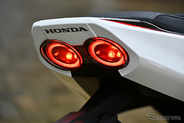 ホンダ CB400 SUPER FOUR E-Clutch