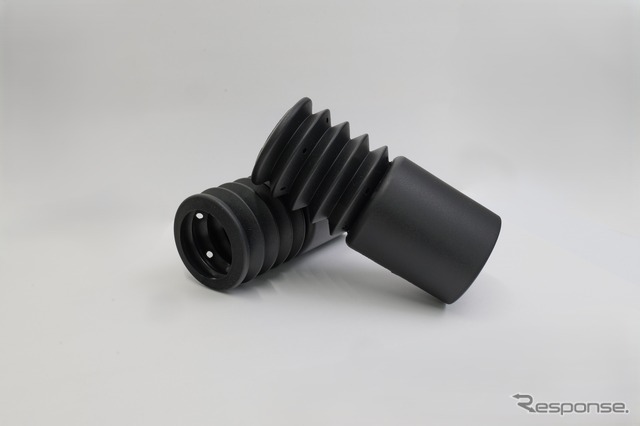 ダストブーツには耐熱・耐候・耐オゾン性に優れる新素材「DURA BOOTS」を採用