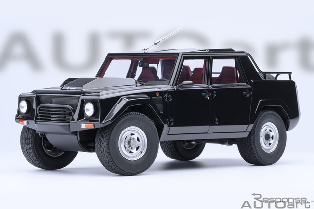 ランボルギーニ『LM002』の1/18スケールモデル