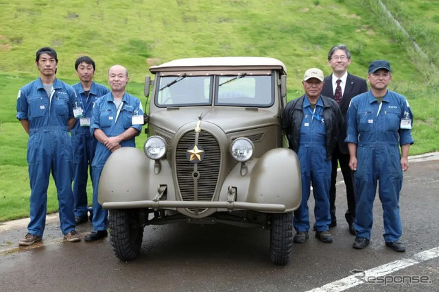 「九五式小型乗用車（通称：くろがね四起）」