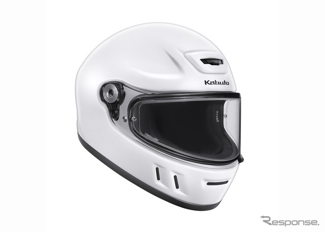 シールドの曇り対策として、新設計の「Kabuto Antifog Sheet」（別売）を採用