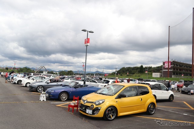 CARTUNE ALL USERS MEET…神戸三田プレミアムアウトレット駐車場