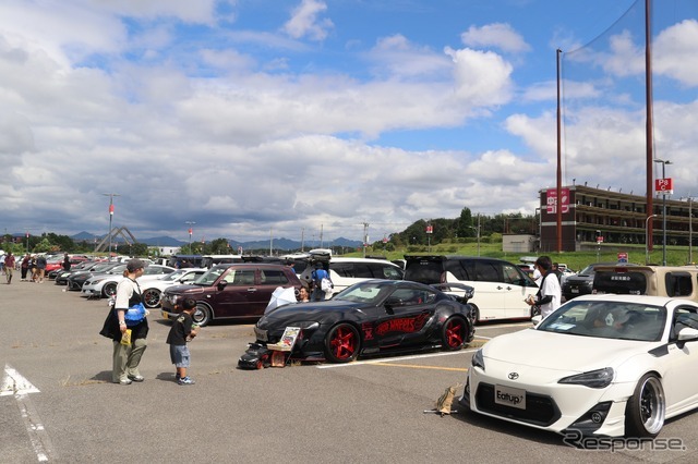 CARTUNE ALL USERS MEET…神戸三田プレミアムアウトレット駐車場
