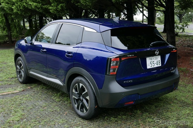 日産 キックス X e-4ORCE・4WD