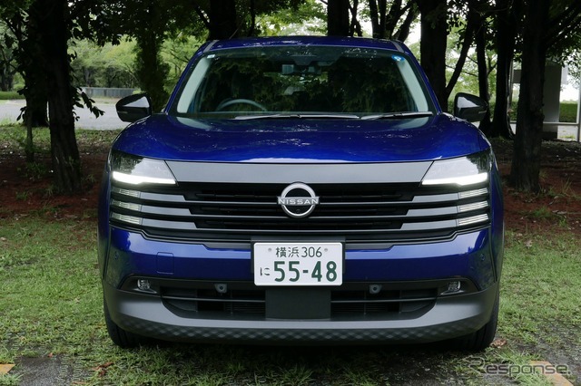 日産 キックス X e-4ORCE・4WD