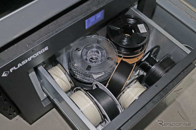 MSTには3Dプリンターが大（1台）、中（2台）、小（2台）を完備。製作するパーツに合わせて設備を選べる設定になっている。