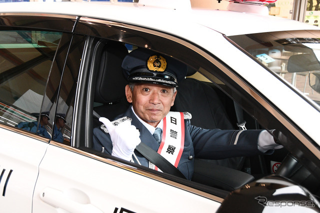 パトカーに乗った瞬間にシートベルトを締めた片山右京氏には　さすがという印象