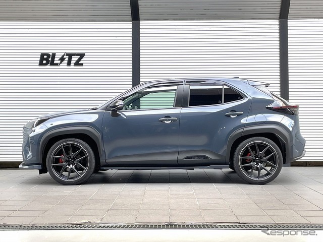 ブリッツ DAMPER ZZ-R　ヤリスクロスハイブリッドGRスポーツ装着例（基準車高：フロント 31mmダウン / リア 30mmダウン）